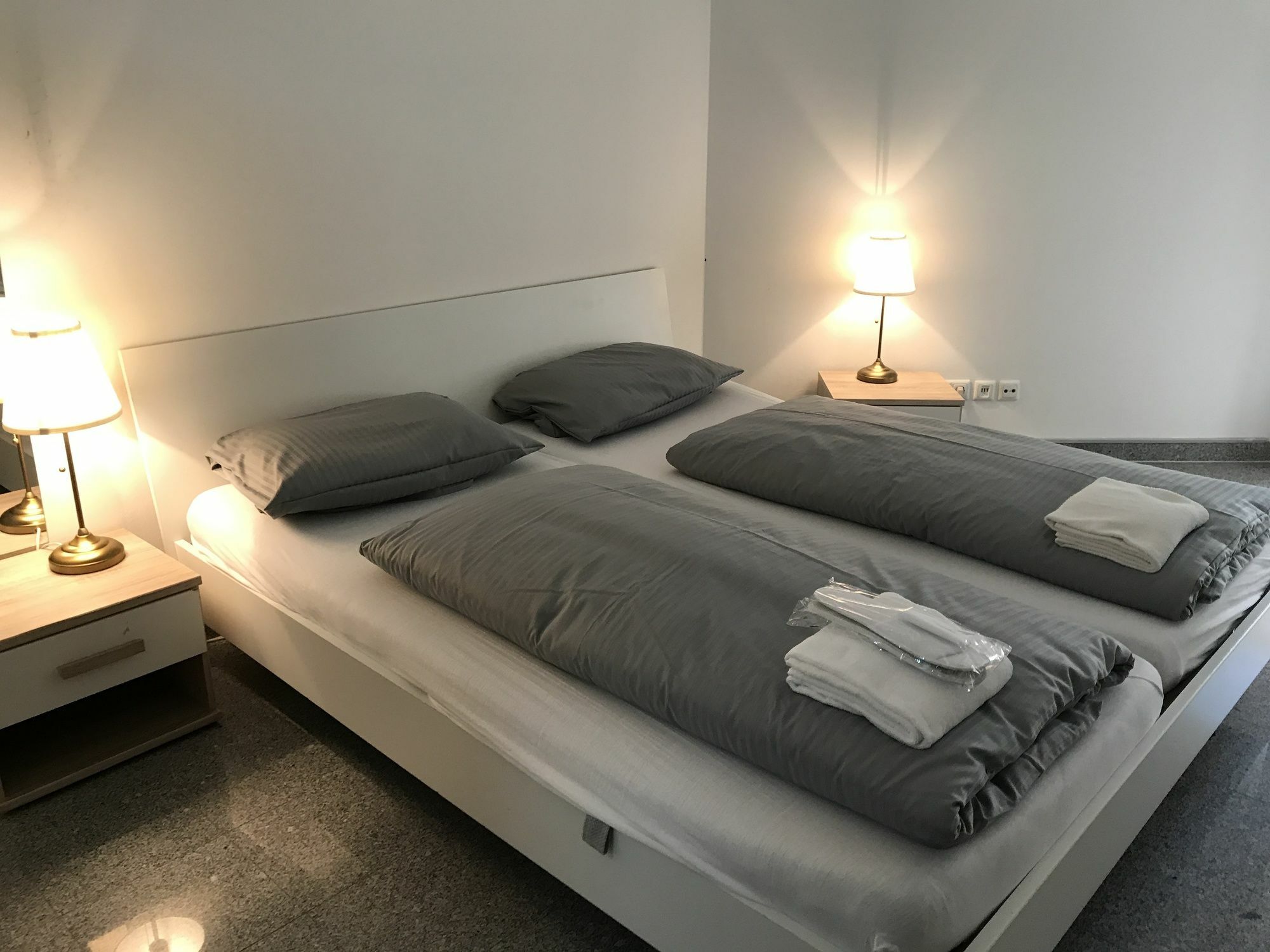 Kn Kahtan Boarding House Apartment Munich Exterior photo